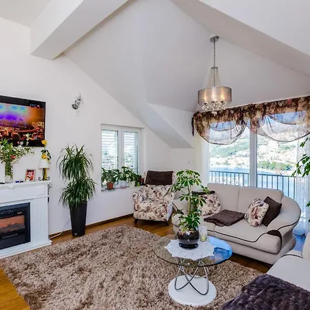 Klio - Two Bedroom With Balcony And Sea View アパート *