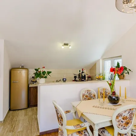 Klio - Two Bedroom With Balcony And Sea View Apartman *